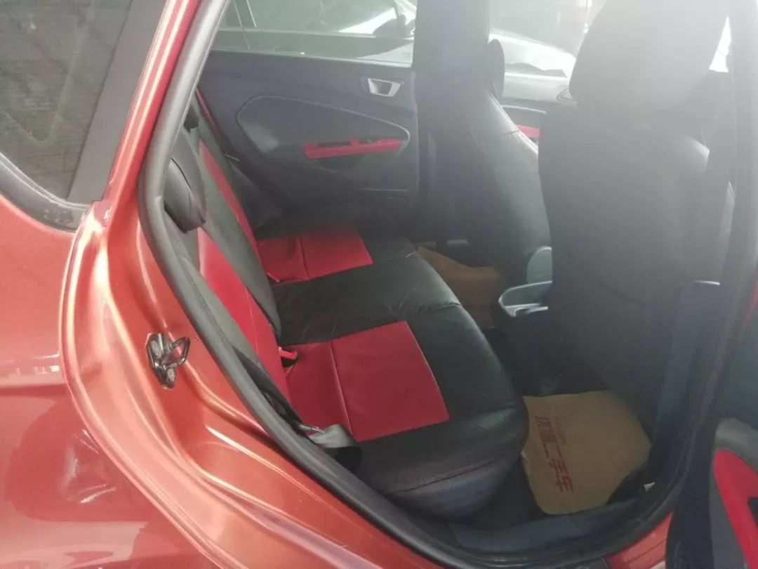 河池2手车_河池急卖二手车1万2万_河池二手小车