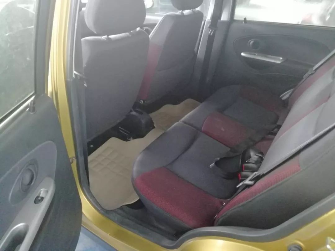 河池2手车_河池急卖二手车1万2万_河池二手小车