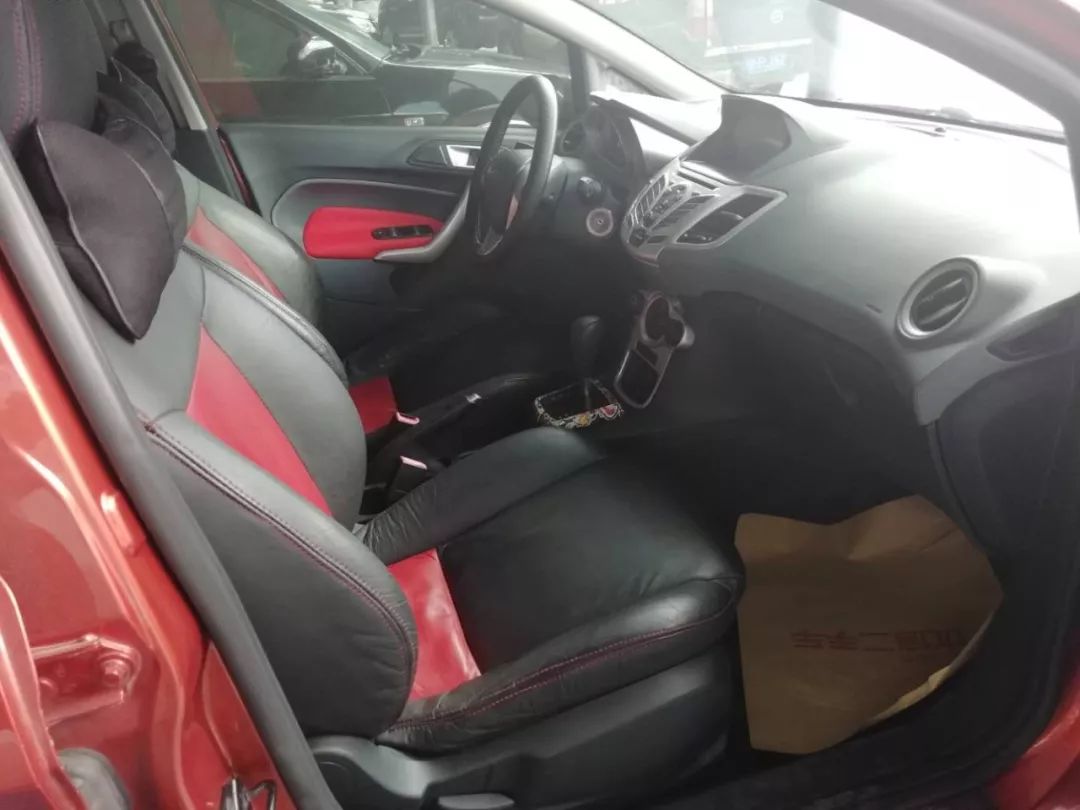 河池2手车_河池急卖二手车1万2万_河池二手小车