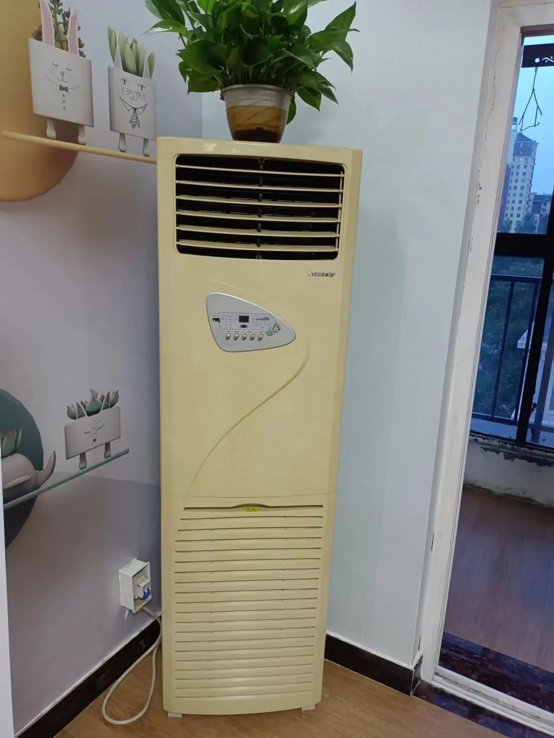 虎哥回收空调价格_空调二手回收公司_回收空调可问找璞虎二手物资