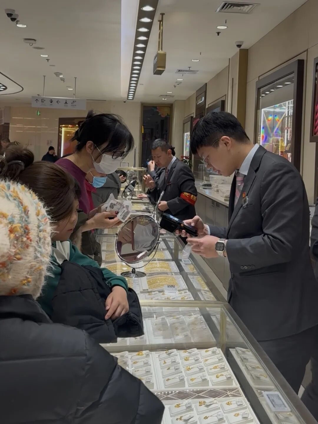 市场状况_黄金市场行情分析_国际局势对金价影响