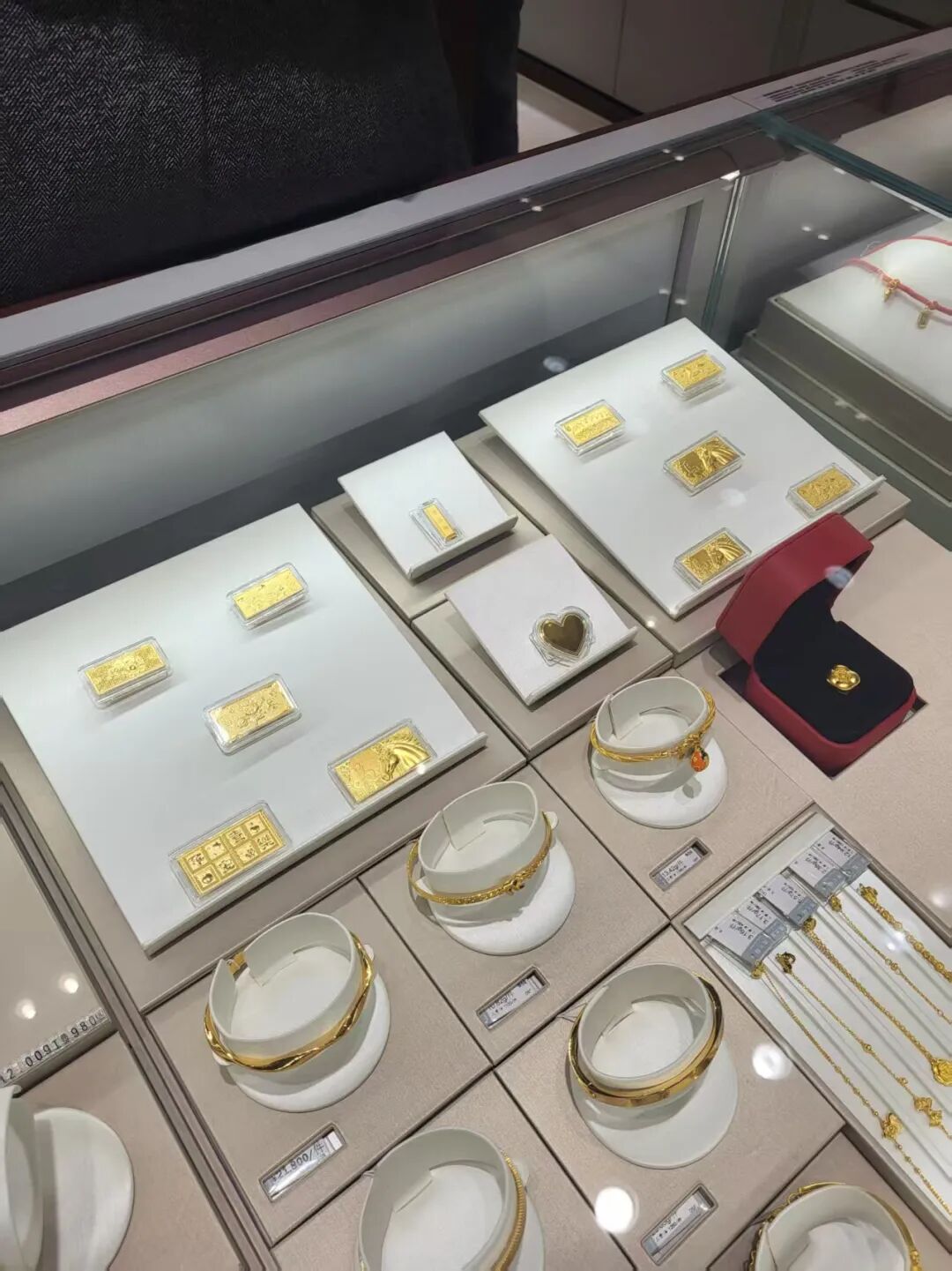 黄金市场近期动态_黄金价格下跌趋势_价格动向